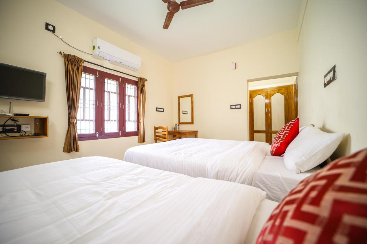 The Pothigai Palace Hotel Kuttalam  Exterior photo